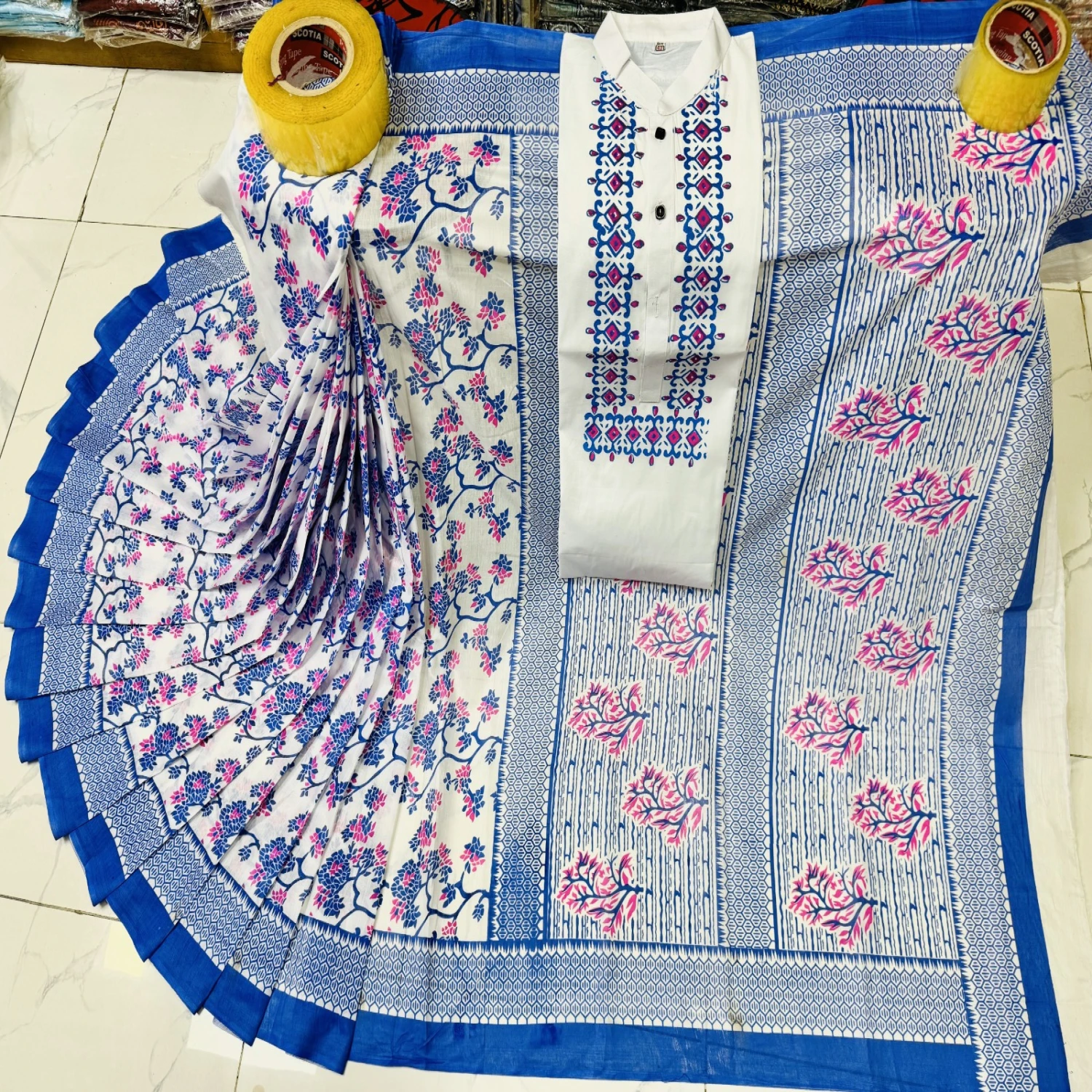 লাল-সাদা কাপল ড্রেস কালেকশন